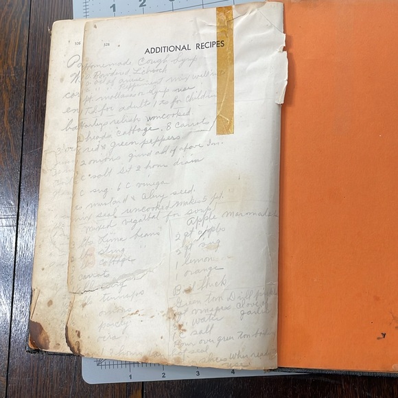 The Household Searchlight Recipe Book, by The Household Magazine 1940 - Picture 13 of 16